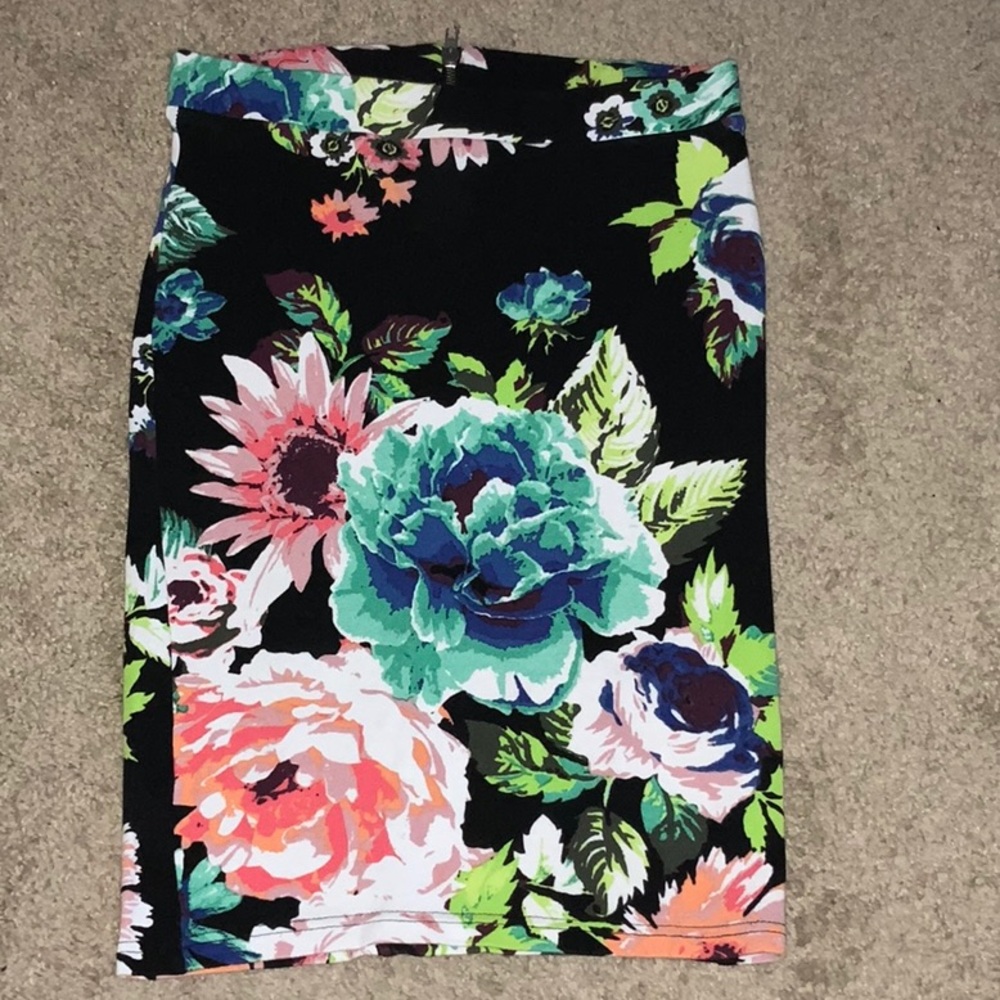 H&M floral pencil skirt size S